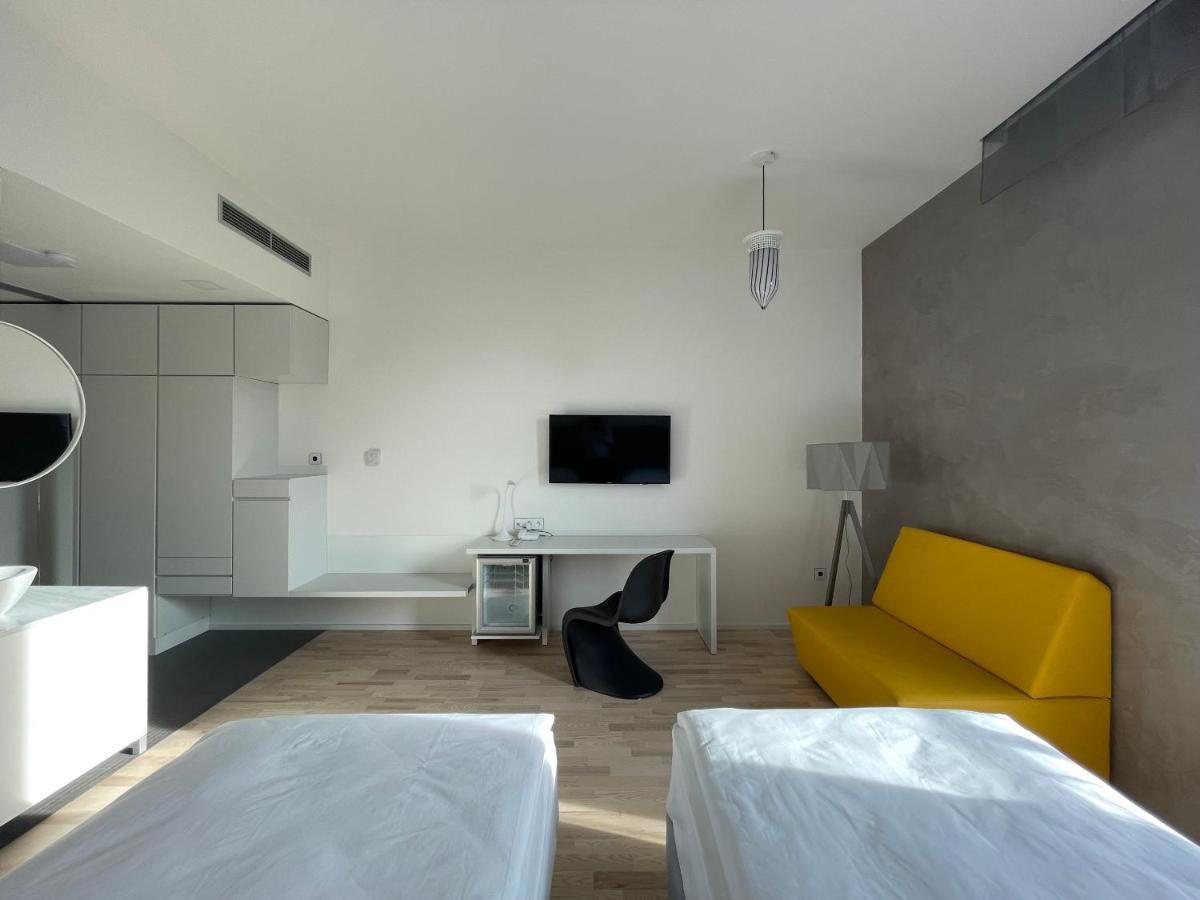 Praha Hotel 3*